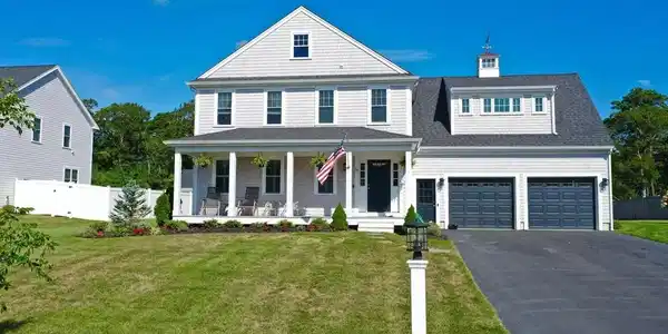 18 Karas Way
