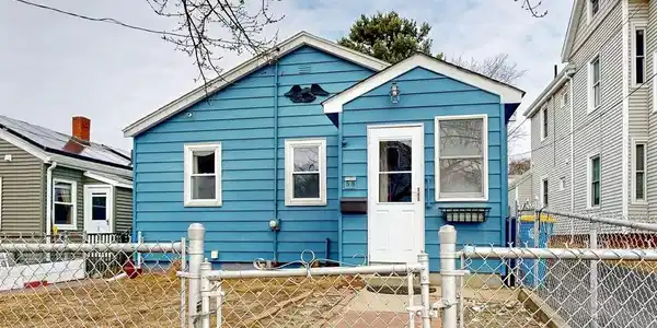 58 Almont St