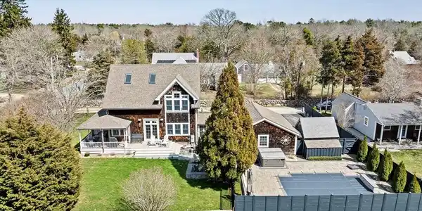 28 Pine Island Road