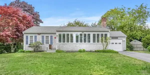 7 Burton Ave