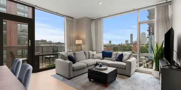 32 Traveler St