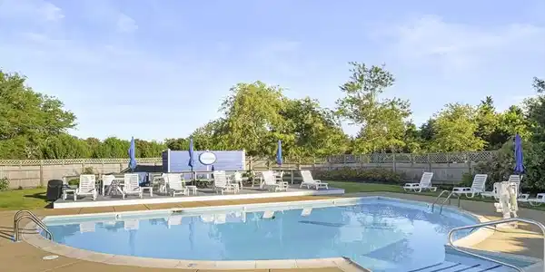 27 Island Inn Rd
