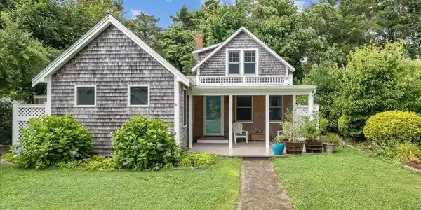 46 Salt Marsh Ln