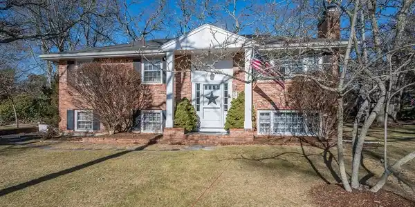 22 Vicksburg Avenue