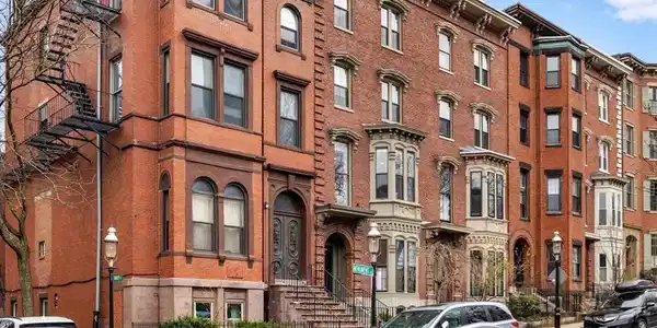 13 Monument Square