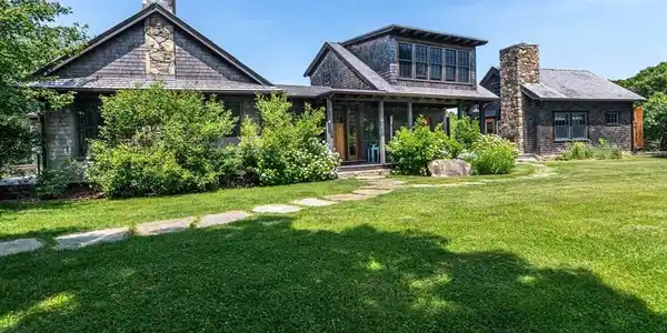 15 Old Farm Rd