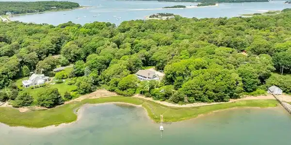 233 Scraggy Neck Rd