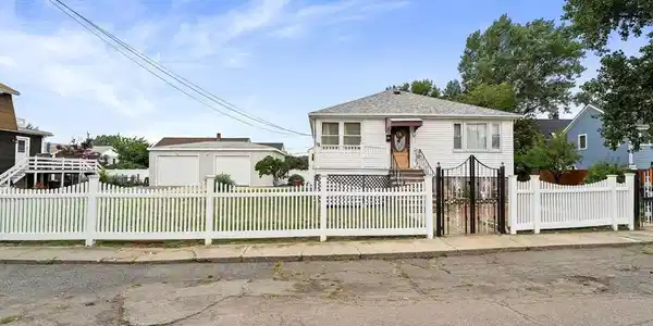 101 Kenberma St