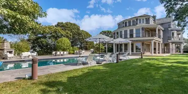 180 Scraggy Neck Road
