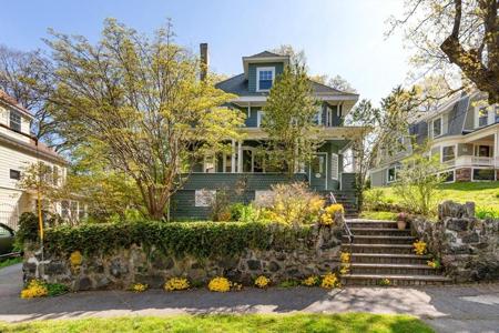 23 Devens Rd