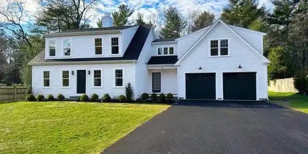 98 Bayridge Ln