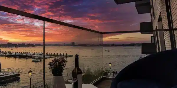 300 Pier 4 Blvd