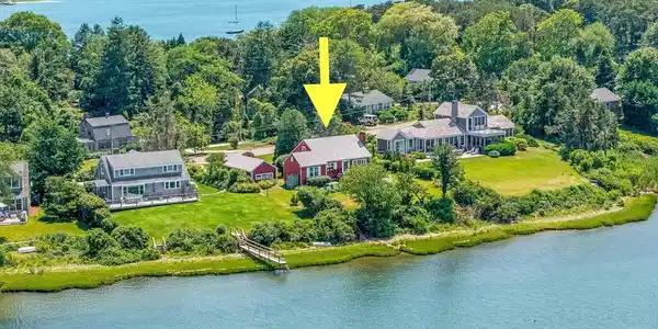 36 Hines Point Rd