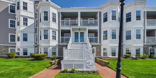 15 Park Ave