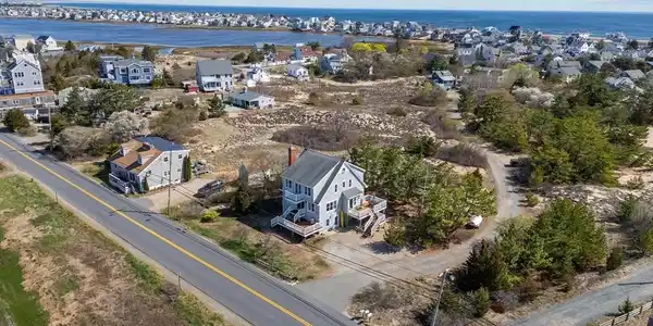 24 Old Point Rd