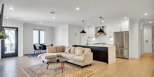 148 W 9th St