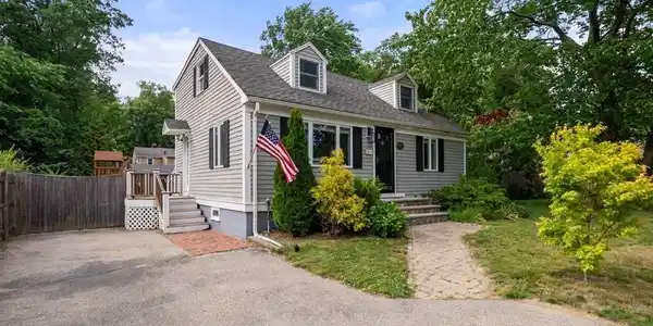 169 Pond St