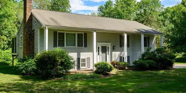 11 Williamsburg Ln