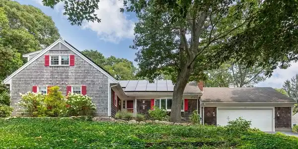27 Moody Dr