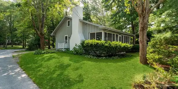 8 Captain's Lane
