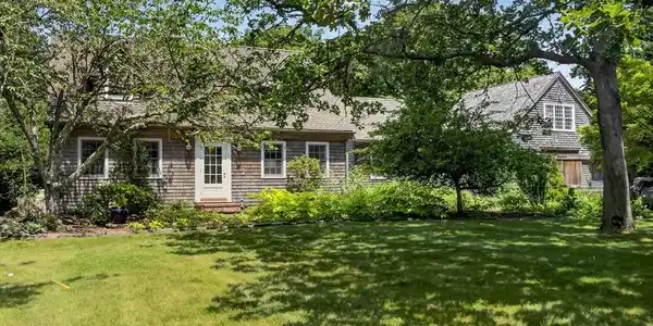 205 Meetinghouse Way