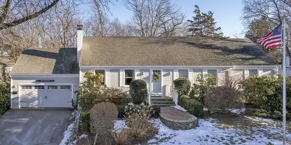 52 Linden Dr