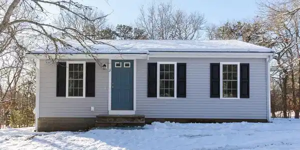 11 Womponoag Rd