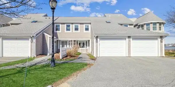 20 Schooner Ln