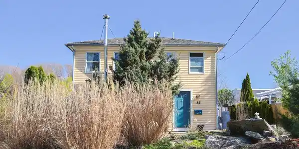 35 Pigeon Hill St