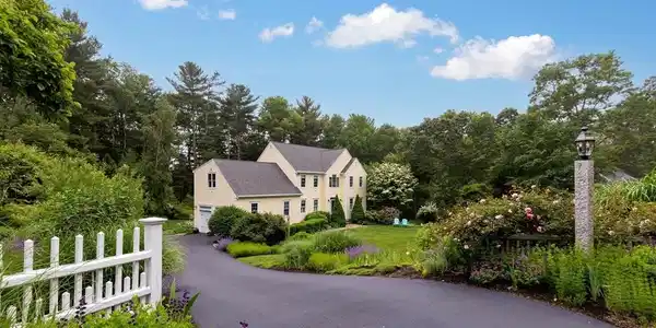 7 Laura's Lane
