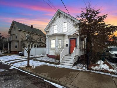 6 Nichols St