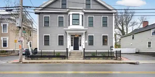49 Essex St
