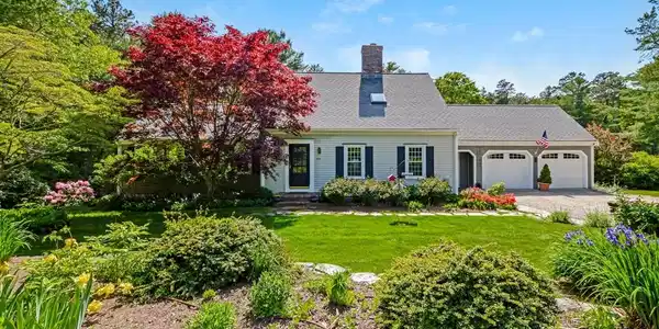290 Cotuit Bay Dr