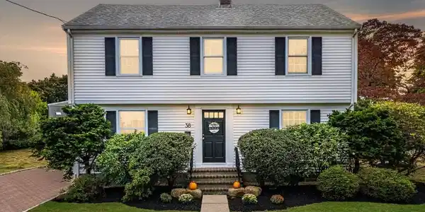 38 Old Salem Rd