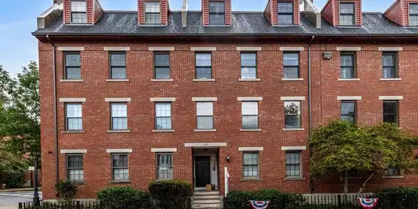 100 Main St