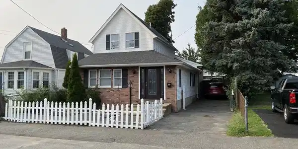 66 Charles St