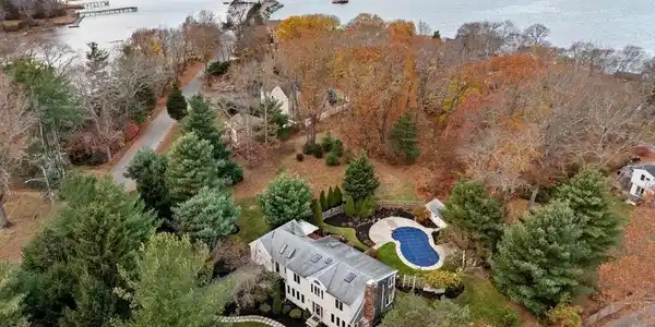 220 Damons Point Rd.