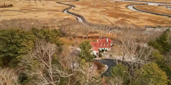 93 Duck Hill Lane