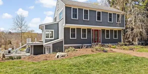 31 Candlewood Dr