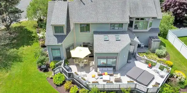 8 Barn Ln
