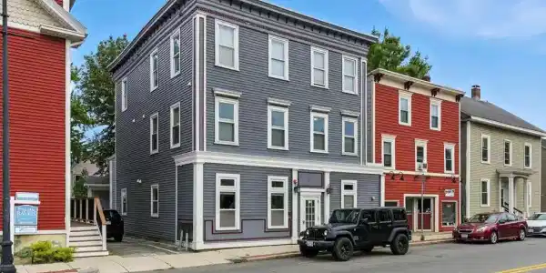 93-95 Bridge St