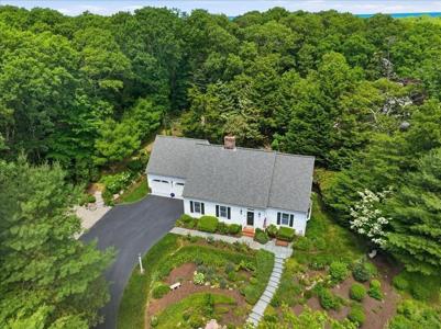 11 Tower Hill Dr
