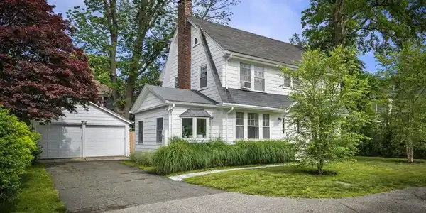 5 Chesterlee Lane