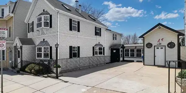 51 Gates Street