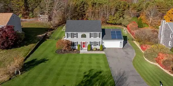 19 Oak Bluff Rd