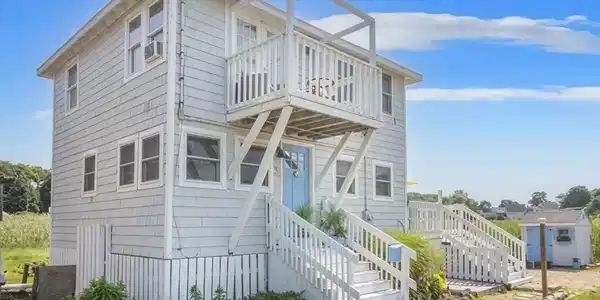 3 Bayview Street