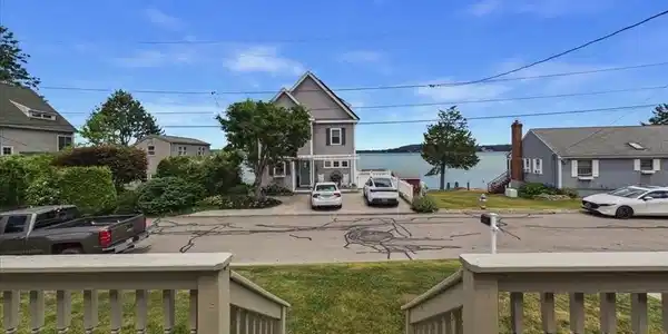 15 Shore Dr