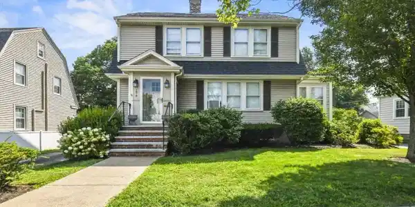 1316 Quincy Shore Drive