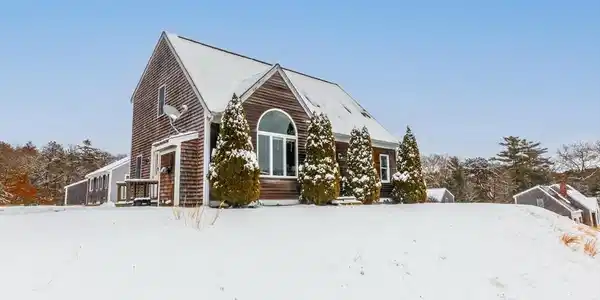 15 Fresh Pond Farm Rd