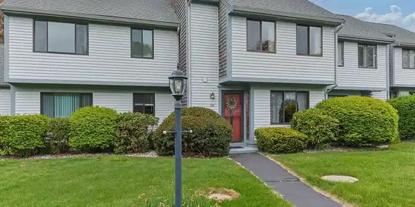146 Crescent Ln